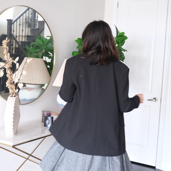 H&M Black and White Midi Dress - Timeless Elegance! 🖤 - Picture 4 of 8